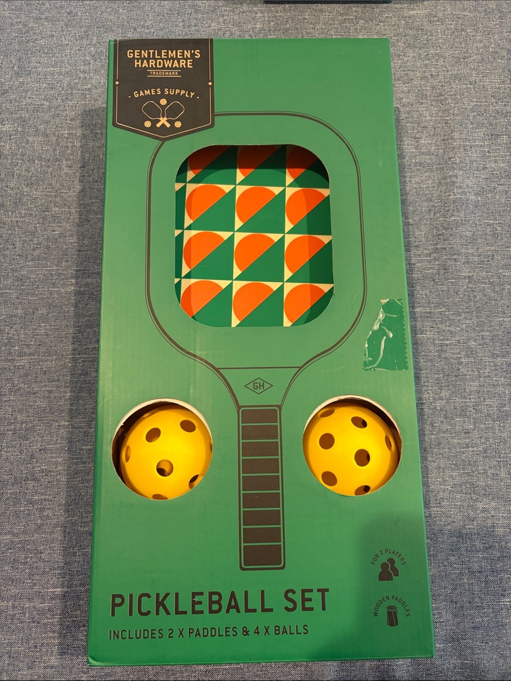 Green Pickleball Set with Yellow Balls